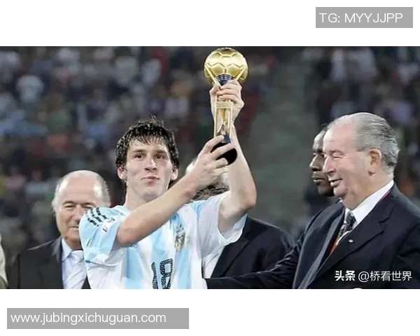 足球传奇球星名片：回顾伟大瞬间与辉煌成就的完美展示