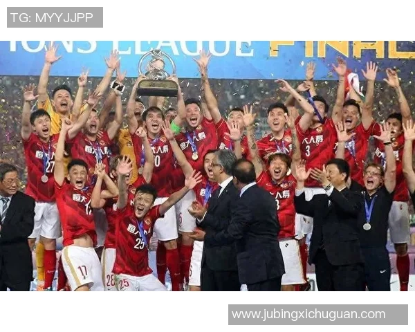 告别国家队的足球巨星们:他们的离去意味着时代的终结与新篇章的开启 告别国家队的足球巨星们:他们的离去意味着时代的终结与新篇章的开启