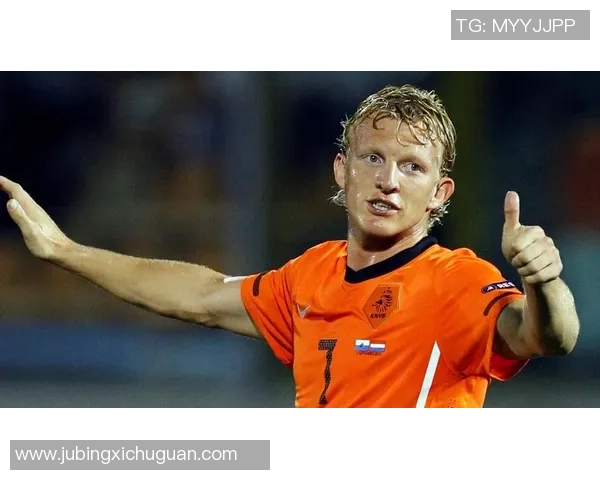 盘点足坛巨星成长历程与辉煌时刻揭示传奇背后的励志故事